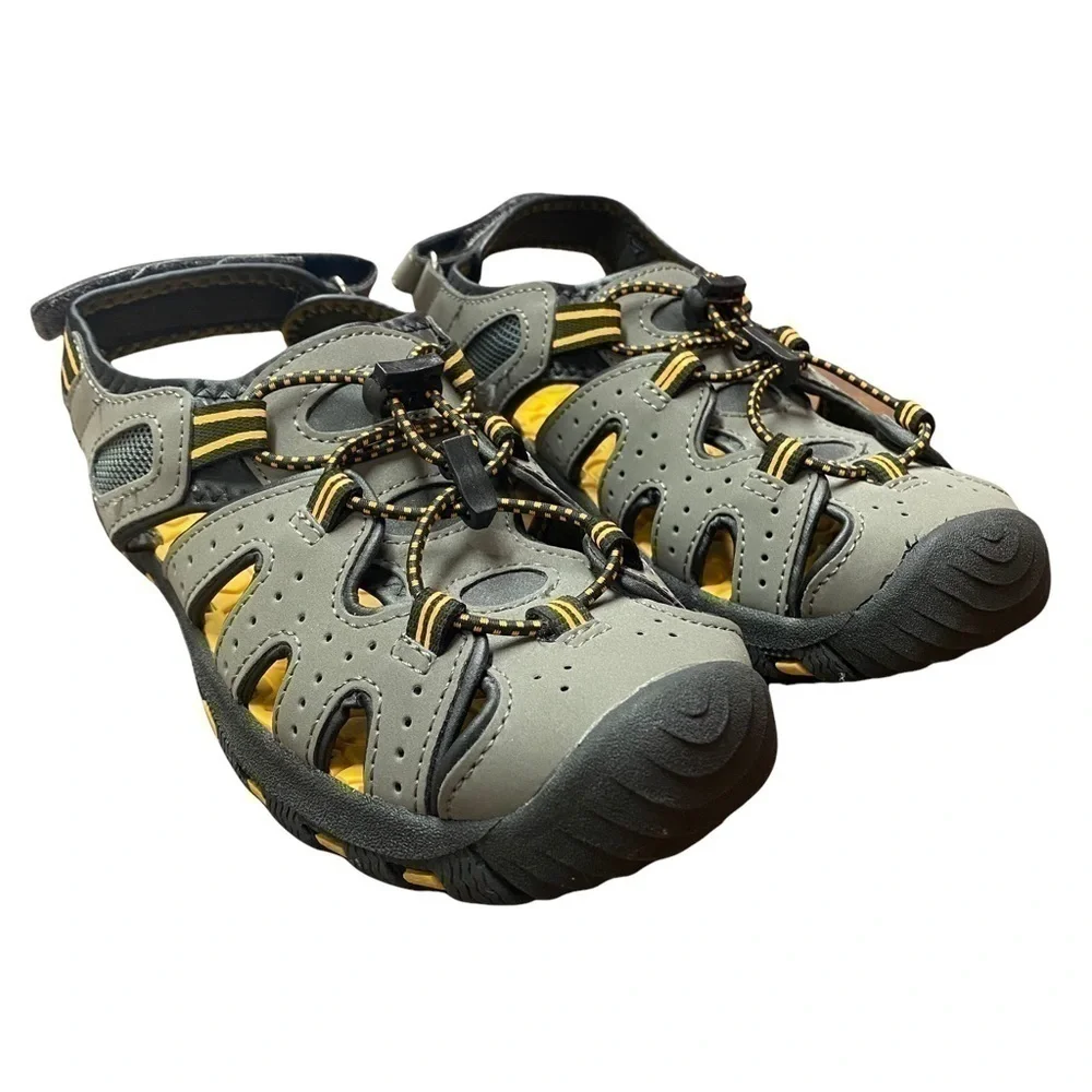 𝅺KHOMBU Kyle Water Sandals.
